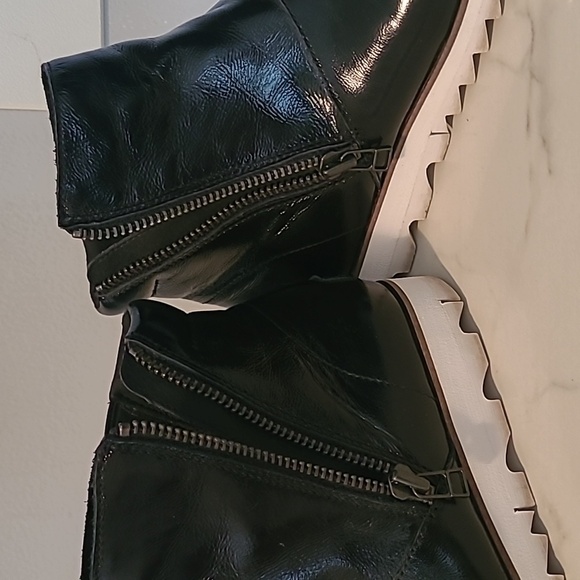 Sorel Harlow Black Waterproof Patent Leather Chelsea Zip Ankle Boots Wmns 8 - Picture 11 of 13